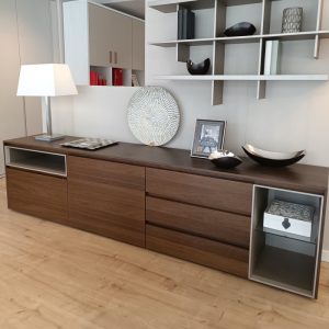 fabricantes muebles a medida en Barcelona - mueble del salón roble